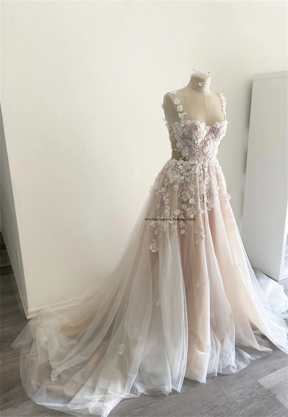 Очаровательные свадебные платья трапециевидной формы с двумя бретелями и