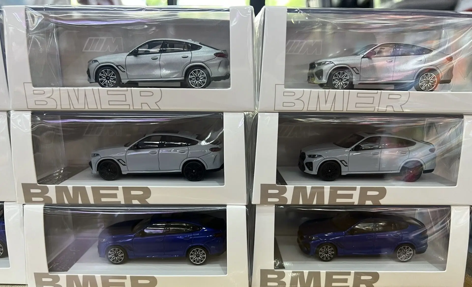 Фото Реалистичная модель автомобиля BMER 1/64 из сплава, BMW X5M Thunder Edition, для коллекции взрослых, подарок для мальчиков или детей. №2