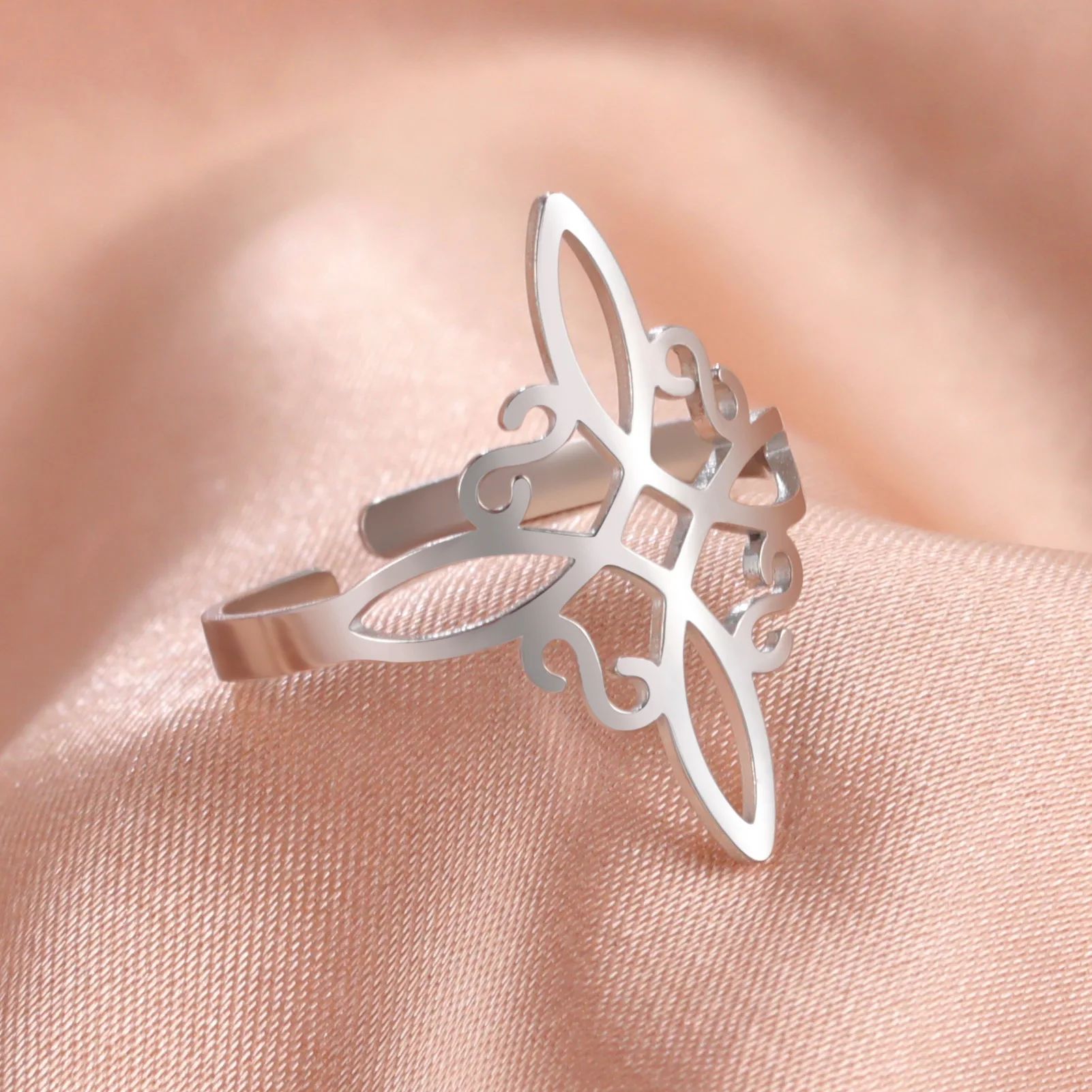 

Celtic Knots Ring Stainless Steel Witch Knot Rings Wiccan Cross Protection Amulet Witchcraft Good Luck Jewelry Women Gift