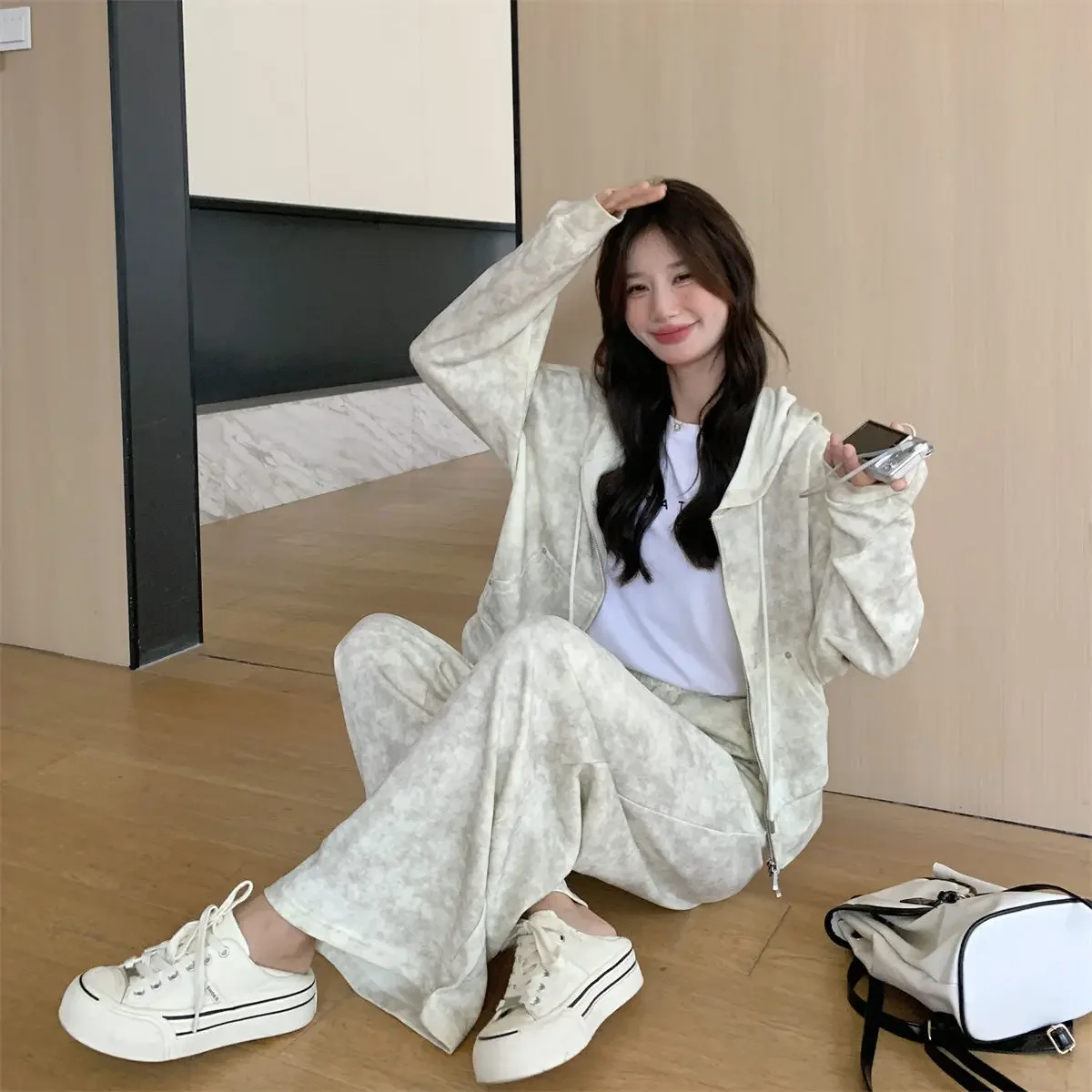 Повседневная спортивная толстовка брюки-клеш комплект из 2 предметов женский