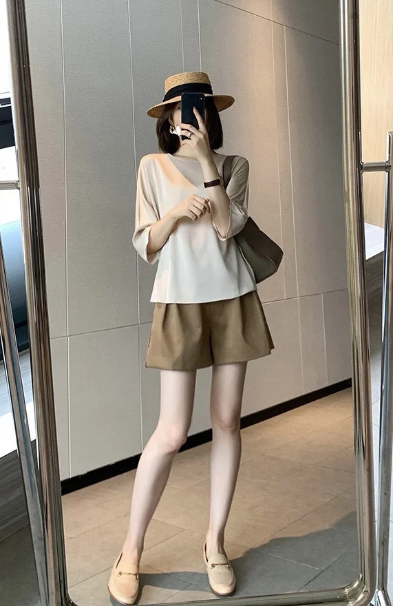 

2023 spring and summer women's clothing fashion new Loose Half Sleeve Top with Shorts Two-Piece Set 0511