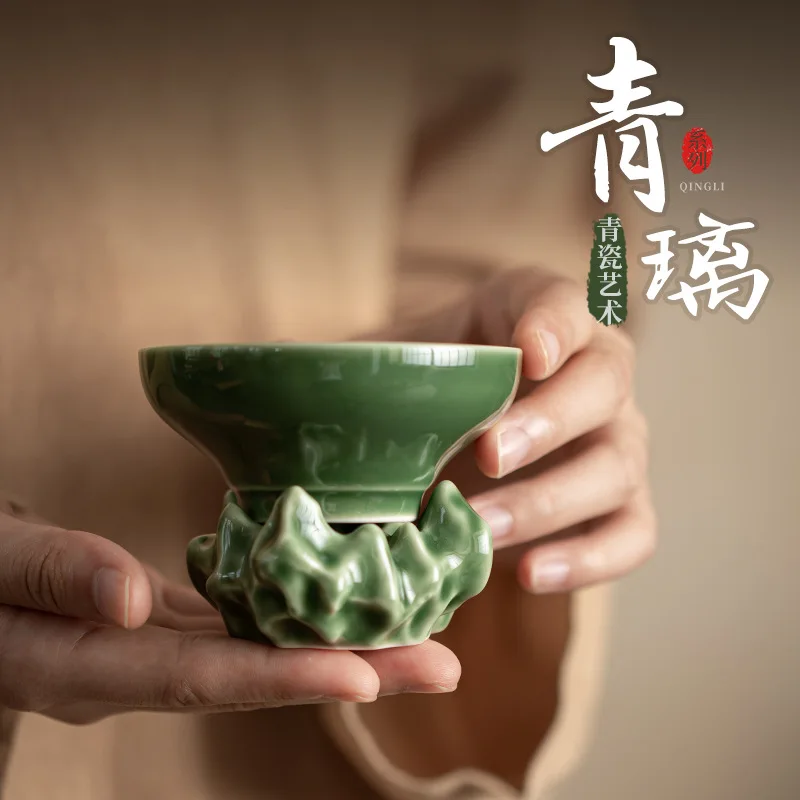 

Celadon Glaze Pottery Tea Infuser Kitchen Accessories Green Colors Ceramic Tea Strainer with Holder Teaware