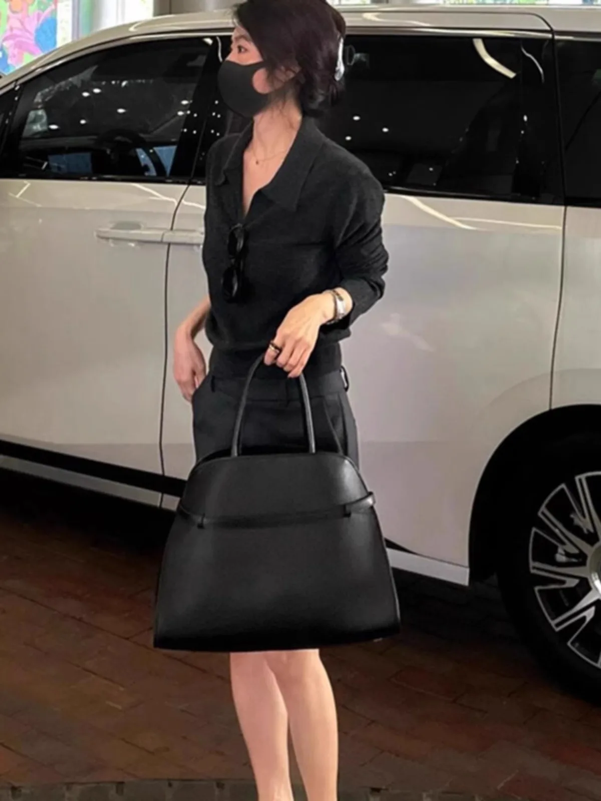 Темпераментный простой серый короткий кашемировый свитер с воротником-поло