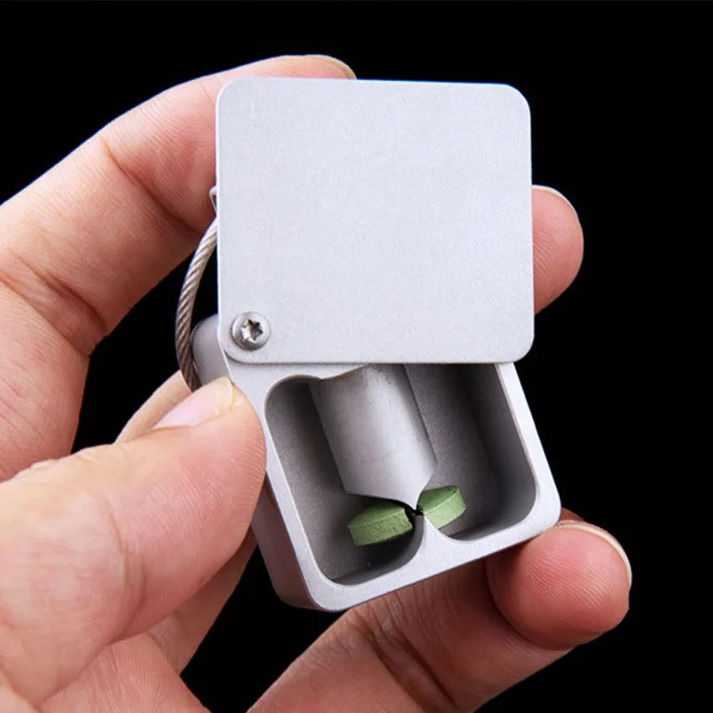 

Portable Pill Slicer with Sharp Metal Blade Mini Pill Dispenser Keychain Pill Cutter Suitable for Traveling Camping Hiking Out