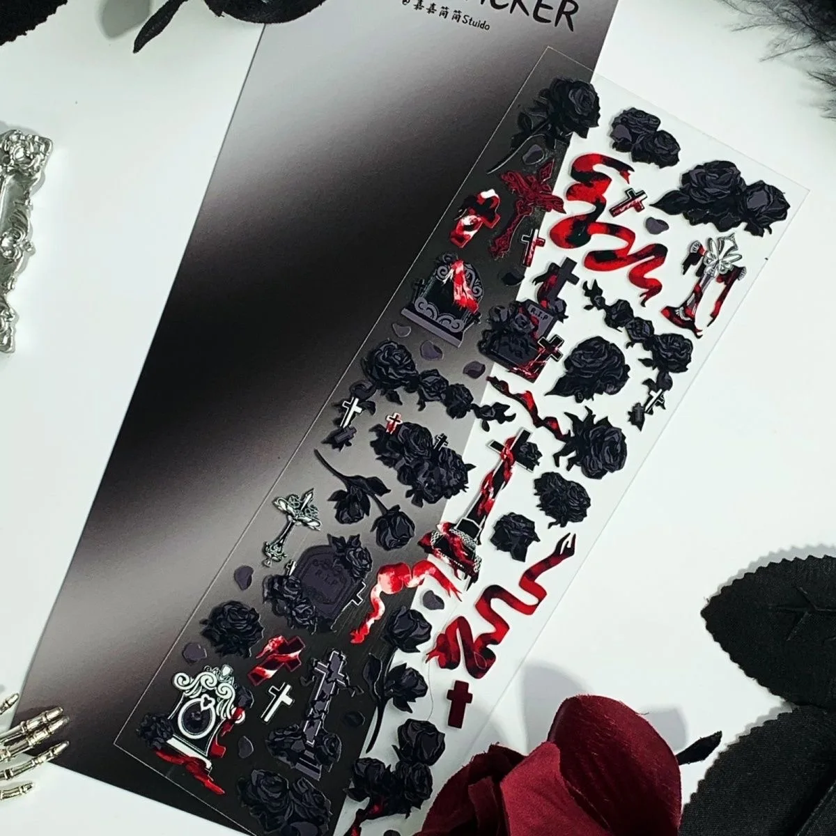 

Изысканная черная роза стикер Guka