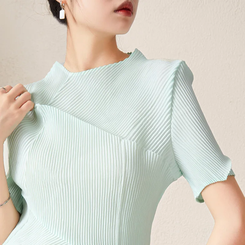 

Design Sense Niche Miyake Pleated Stitching Round Neck Short-Sleeved T-shirt Women's Summer Half Sleeve T-shirt High Sense Tops