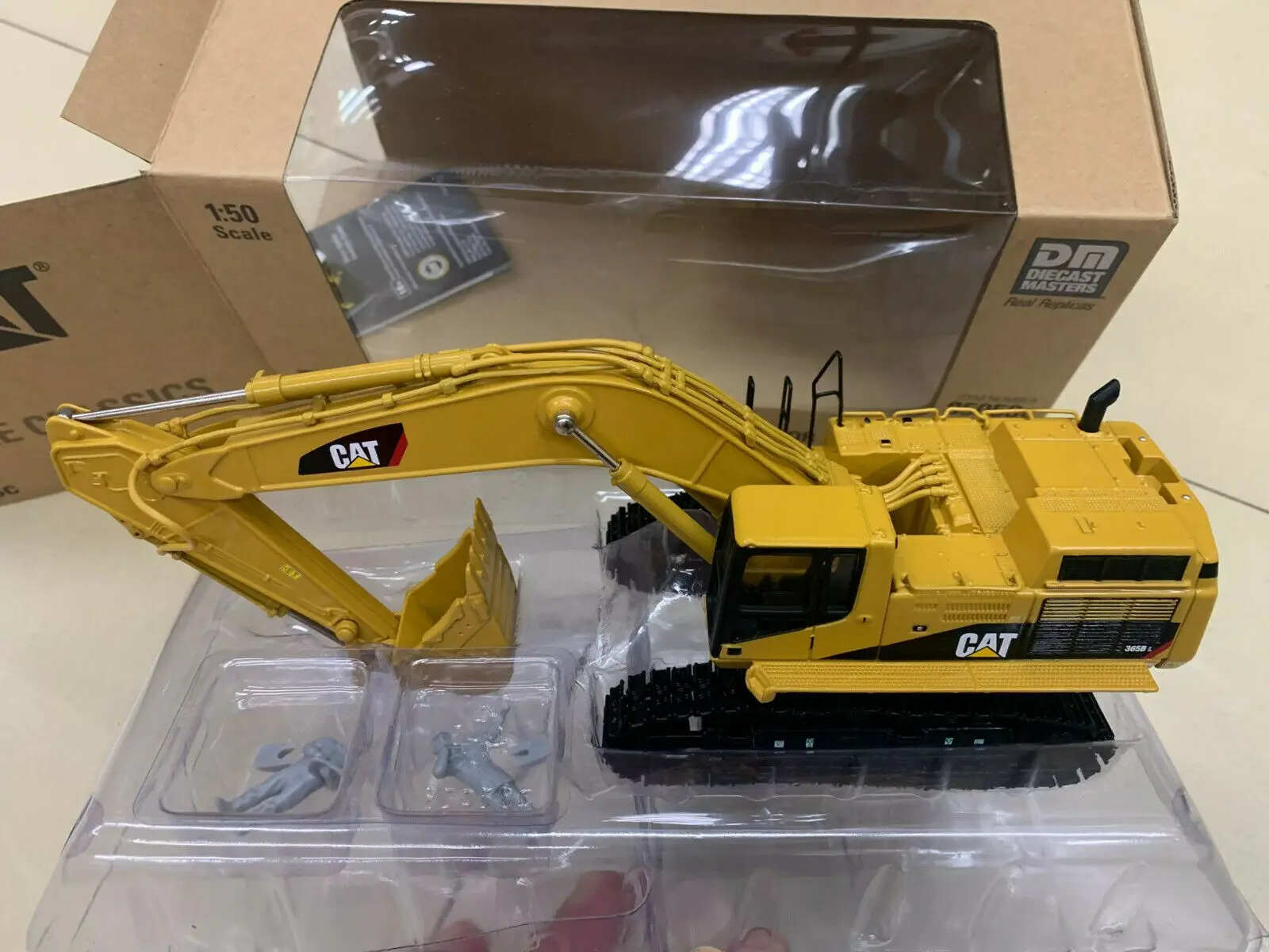

Экскаватор Caterpillar CAT 356B серии II, масштаб 1/50, металлическая модель бренд Diecast Masters # 85058C, новинка в коробке