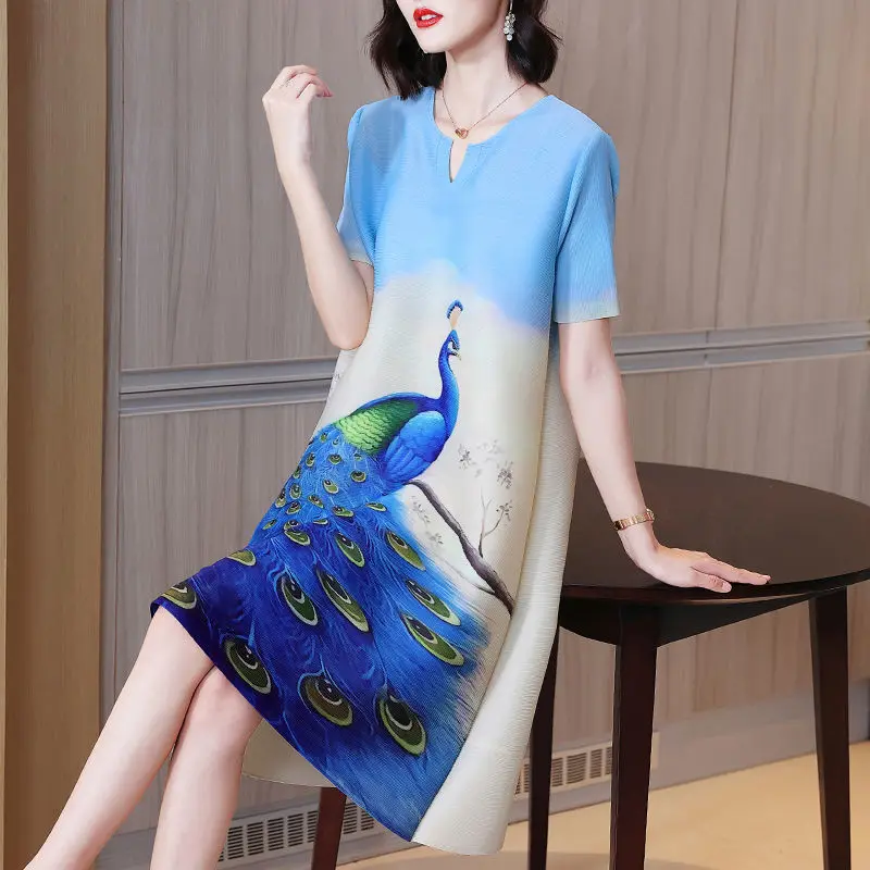 

Short-sleeved casual V-neck a-line skirt female 2022 summer new gradient peacock print age-reducing pleated dress female tops