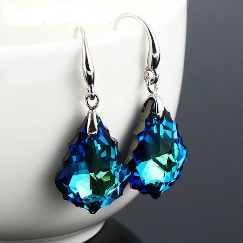

Hot Sale New Fashion Baroque Leaf Pendant Earrings for Women Silver Plated Crystal Tourmaline Maple Leaf Earrings