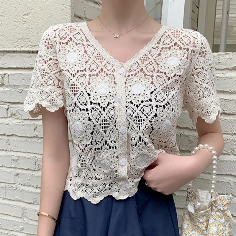 

2022 White Beige Vintage Lace Summer Blouse Women Crop Tops Floral Embroidery Knitted Lace Shirt Women Cardigan