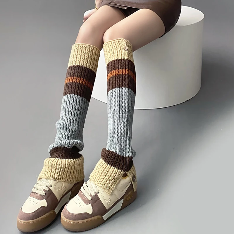 

Женские вязаные полосатые эластичные повседневные теплые гетры средней длины с контрастными пуговицами в британском стиле для девушек