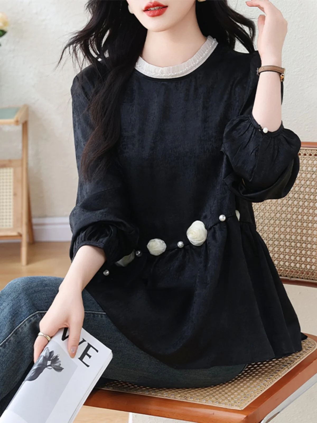 Сентябрьская модная рубашка Momo с декоративным цветком и бисером женская одежда