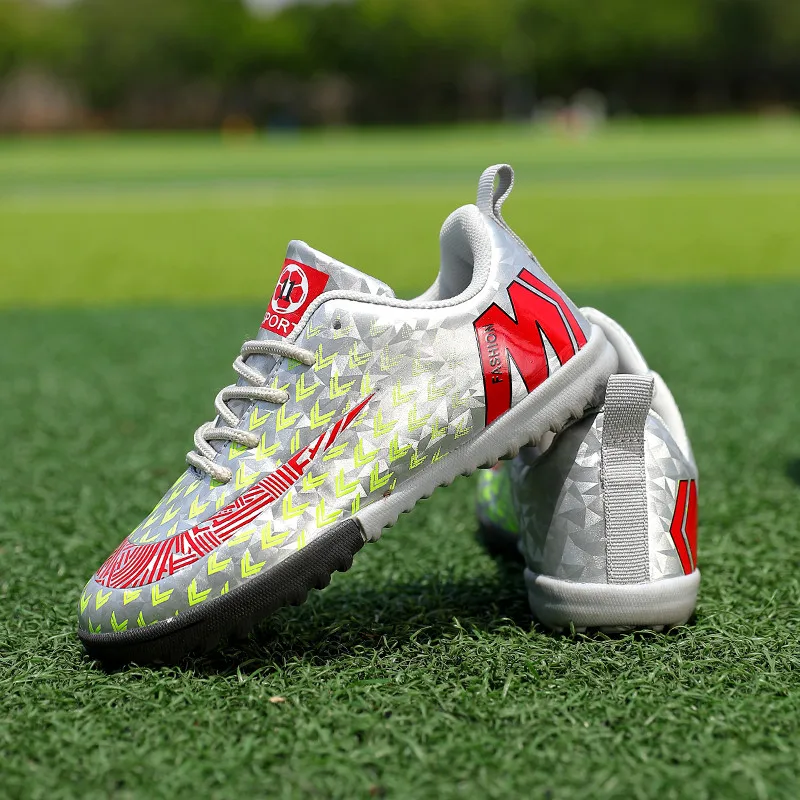 2022 Fashion Printed Low Soccer Sneakers Kids Non-slip Rubber Turf Football Boots for Children Boy Teenage Sneakers botas futbol