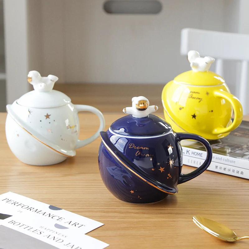 

Creative Astronaut Space Couple Mugs For Gifts Porcelain Coffee Cup With Lid Ceramic Water Tea Milk Mug Drinkware New Home Decor