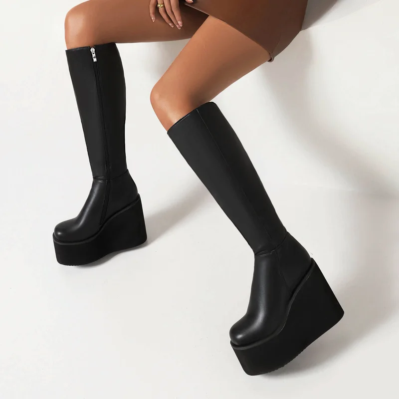 

Новинка, черные кожаные женские сапоги до колена на высоком каблуке и платформе, женские осенне-зимние готические сапоги на танкетке, вечер...