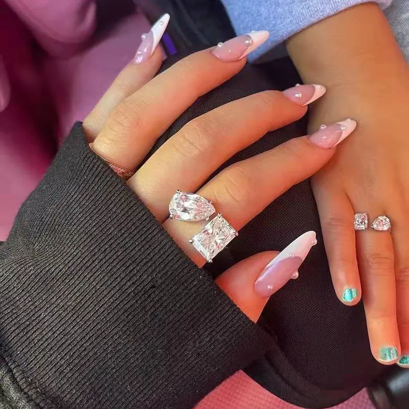 

2022 latest double diamond star with the same ring