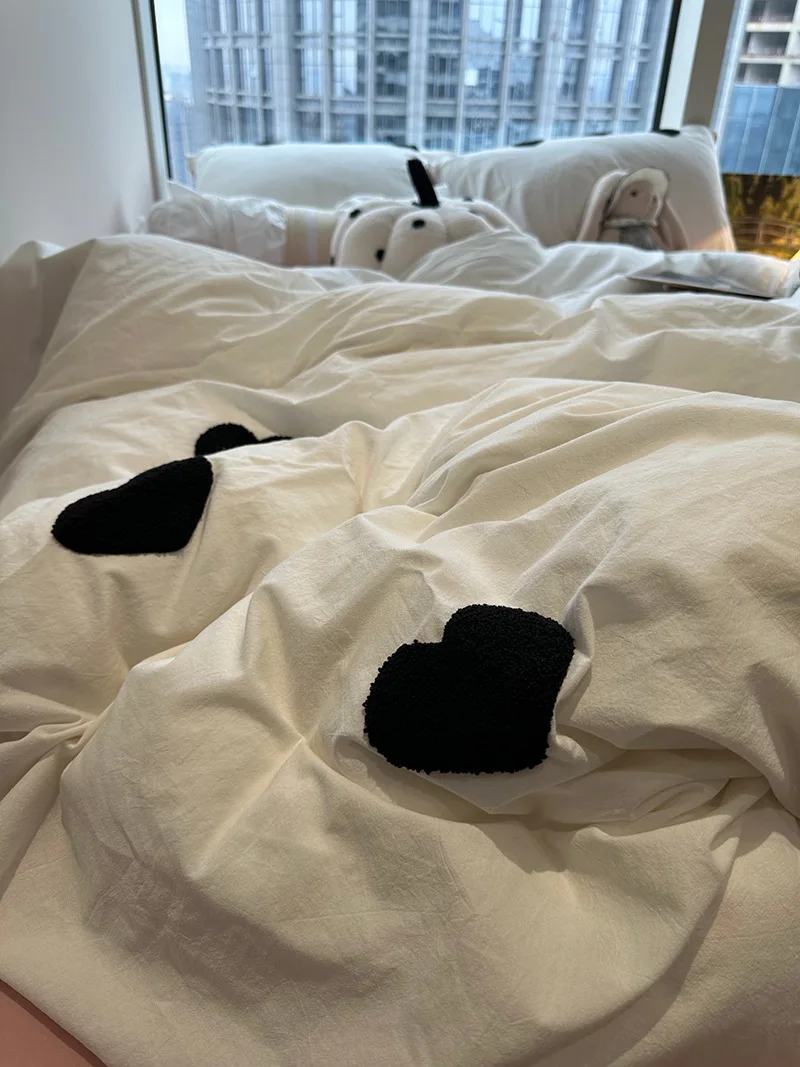 Постельное белье ins из промытого хлопка с вышивкой черная любовь комплект