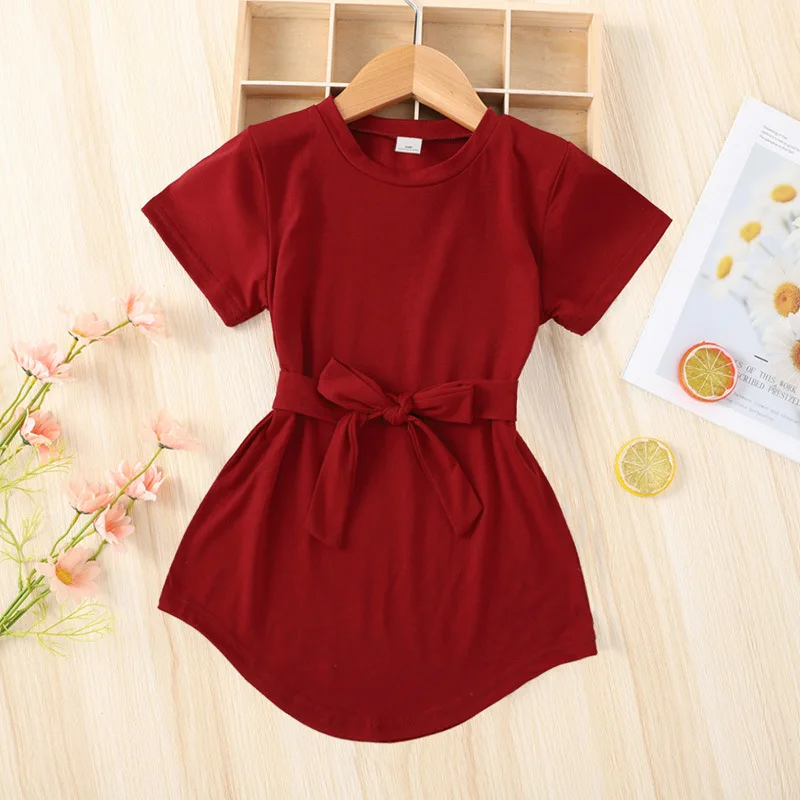 

Детское платье с коротким рукавом и круглым вырезом