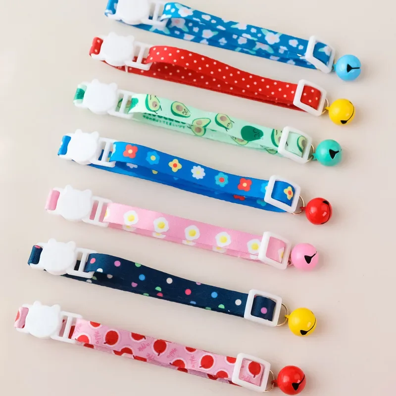 Новые красивые ошейники для кошек с фруктовым принтом и колокольчиками удобное