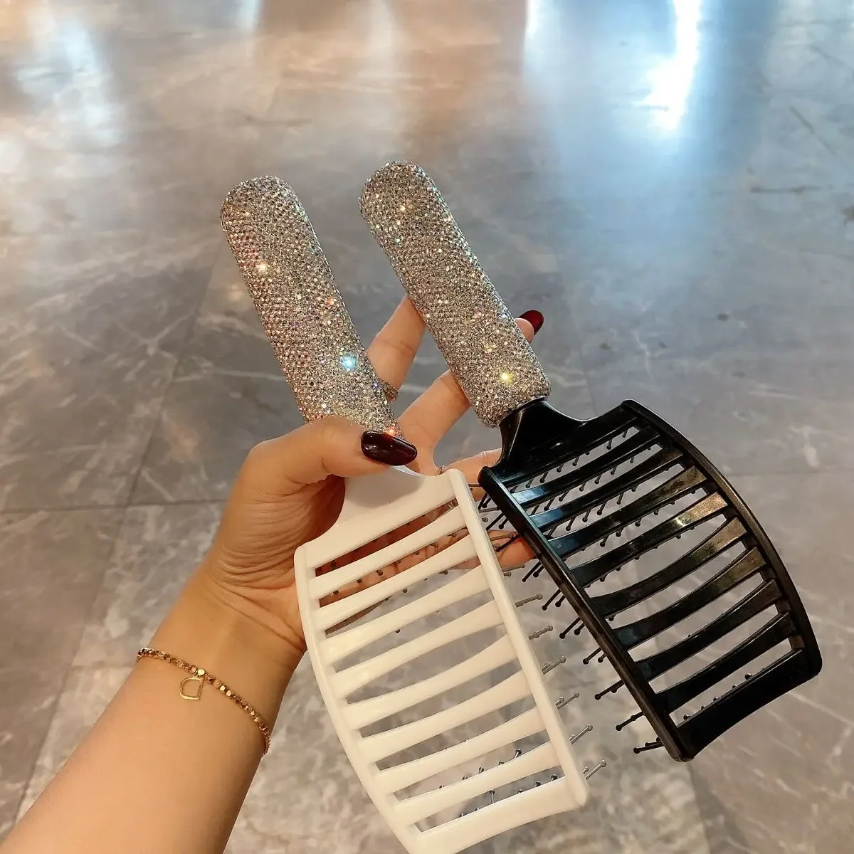 Шикарная Бриллиантовая пушистая расческа для массажа кожи головы