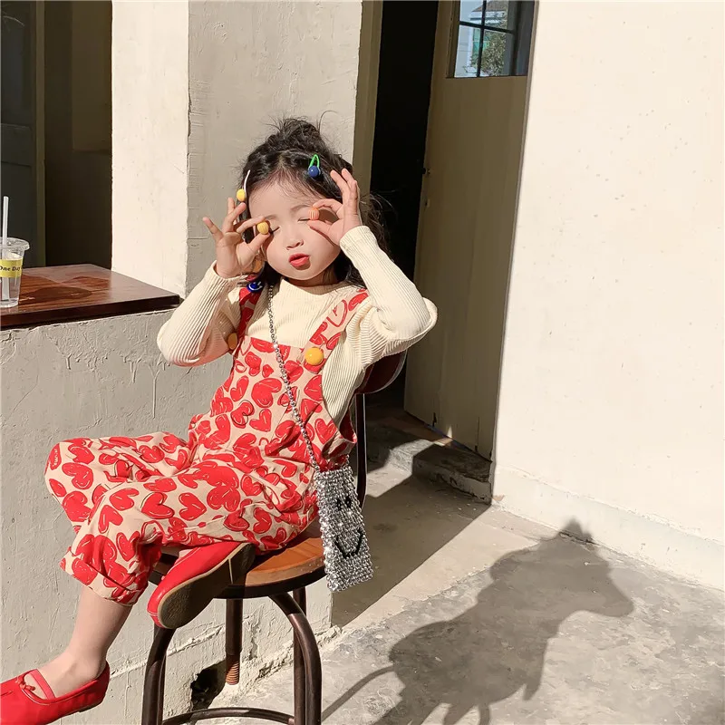 

Весенняя Новинка, детская одежда, комбинезоны для девочек с любовным рисунком, корейские повседневные брюки для девочек, модные детские брю...