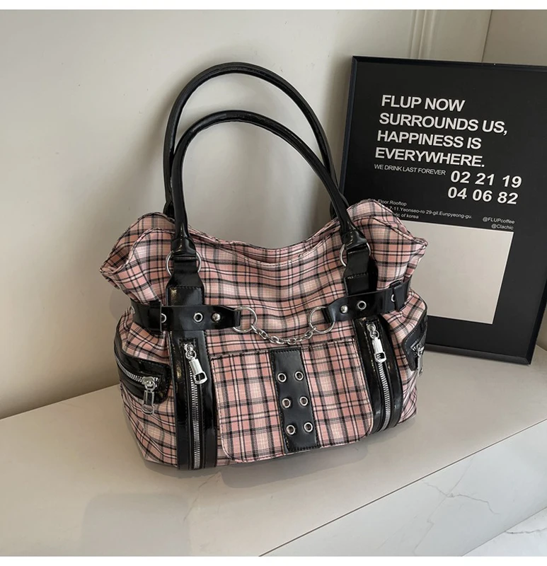 Фото SHELKSBAG Сумка на плечо в клетку в стиле панк с подъемом в готическом стиле, альтернативная сумка-тоут с верхней ручкой, женская сумка 2025, модные новые сумки через плечо №5