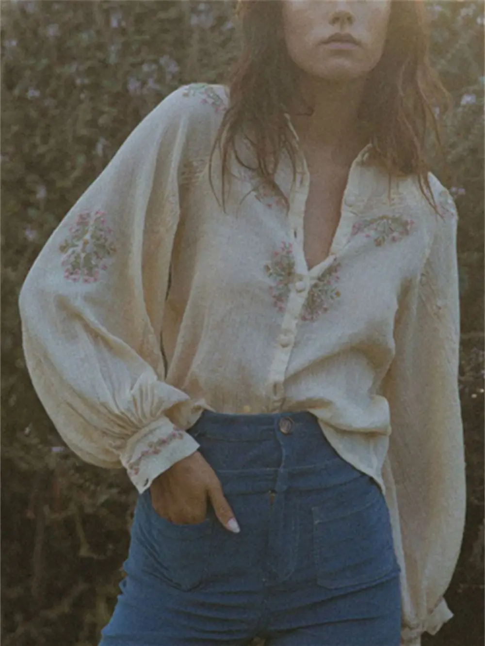 

Женская ажурная блузка с цветочной вышивкой, новинка весны 2023, Женская однобортная рубашка с отложным воротником и рукавами-фонариками