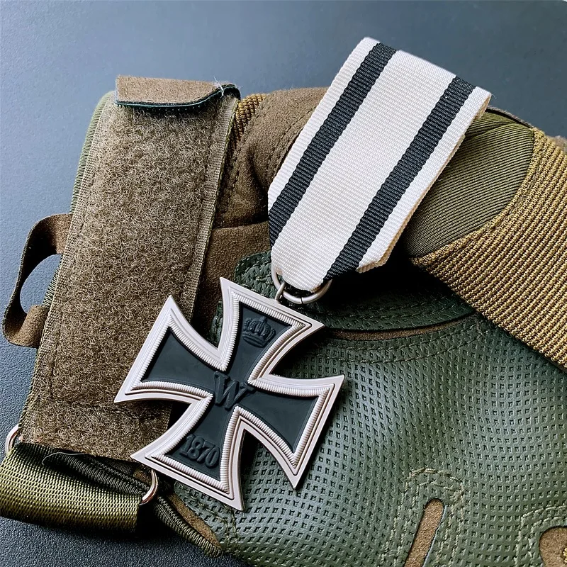 

Железный крест кулон 1 шт.