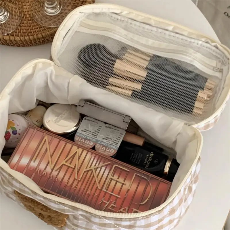 

Large Capacity Cosmetic Bag Outdoor 1pcs Women Toiletries Organizer Creative Design Curly Patch Bear Cosmetic Bag Home Storage