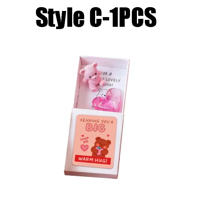 

Фигурки медведя и сердца из смолы