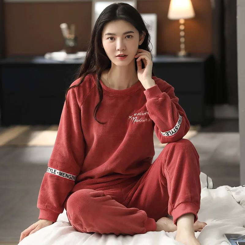 Новейший зимний женский фланелевой пижамный комплект женская толстая теплая