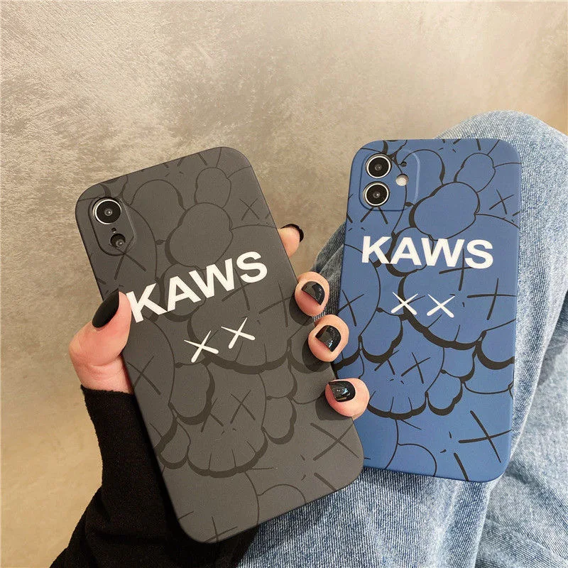 

Cartoon Couple K-Kaws Bear Phone Cases For iPhone 13 12 11 Pro Max XR XS MAX 8 X 7 SE 2022 Case Protective Cover Women