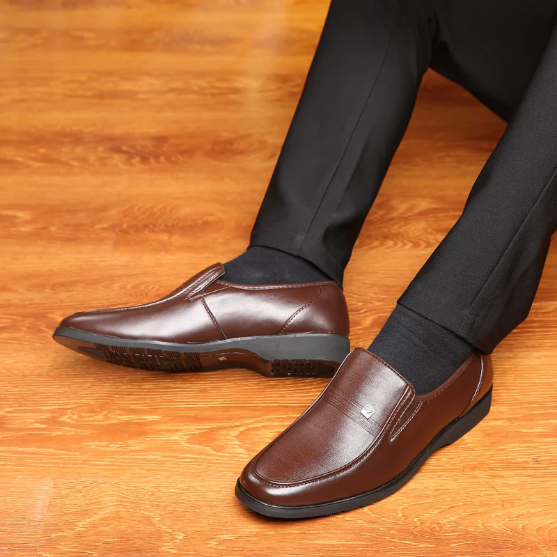 Мужская кожаная обувь высокого качества Новая Осенняя официальная Мужские