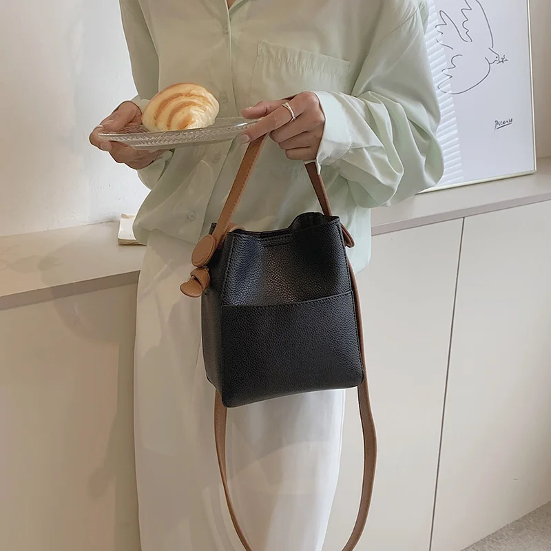 

2023 Fashion Women Brown Black Shoulder Bags PU Leather Bucket Bag Casual Lady High Capacity Totes Simple Leisure Messenger Bags