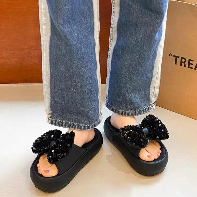 Шлепанцы с бантом и блестками женская новая летняя круглая обувь для пляжа на