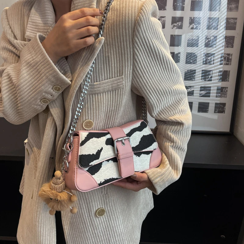 

Роскошная дизайнерская сумка MBTI для женщин, повседневная Наплечная Сумочка с принтом зебры, модные женские сумки через плечо в Корейском ст...