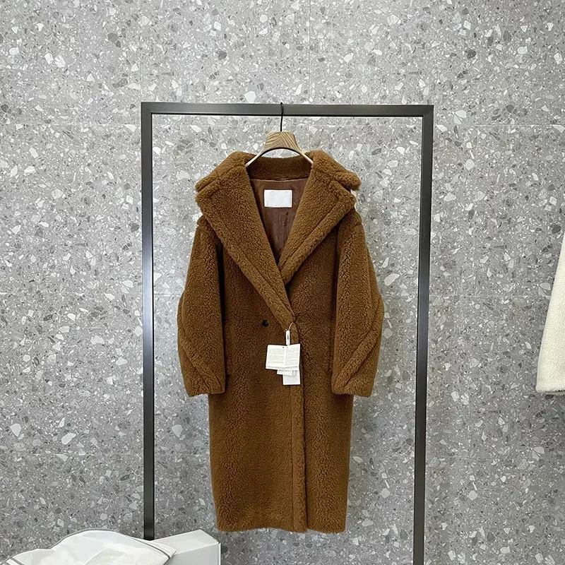 Женское зимнее пальто с плюшевым мишкой