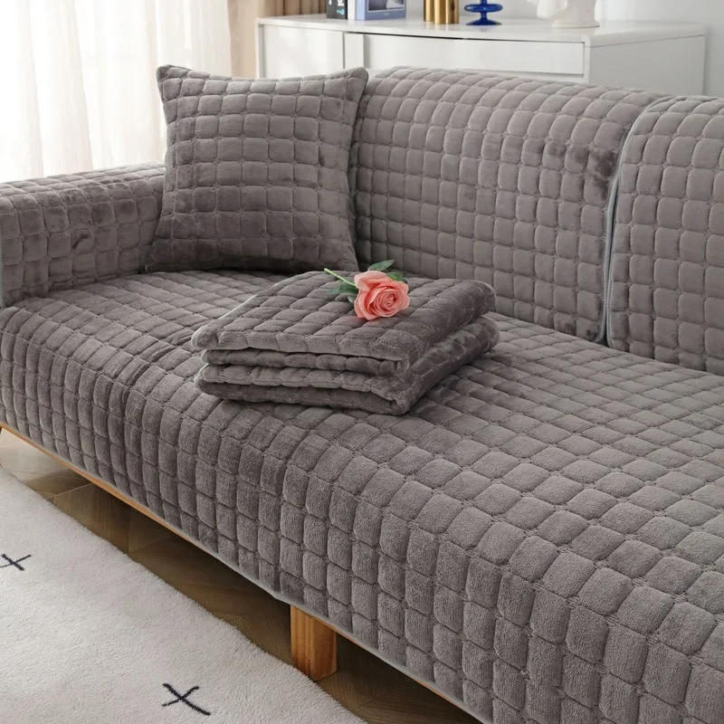 

Зимний бархатный чехол для дивана