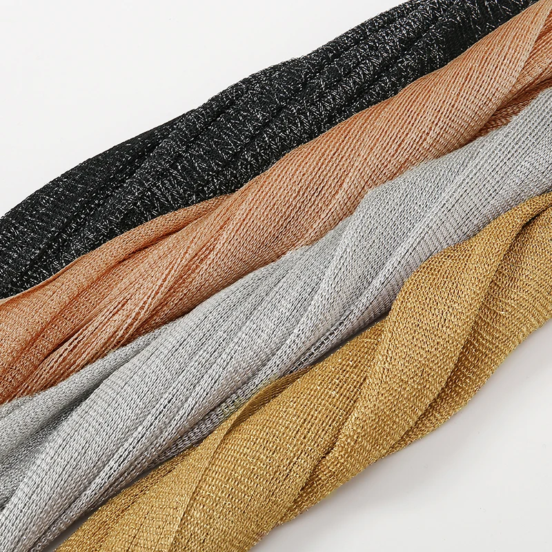 Женская шаль с кисточками