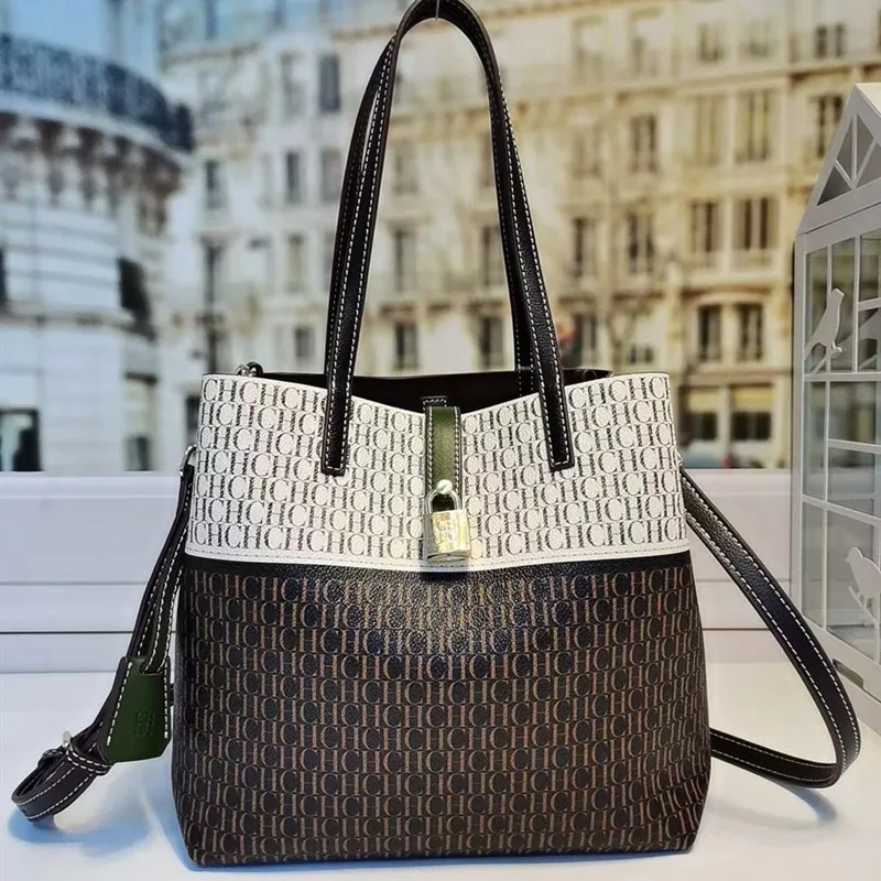 

Роскошная брендовая дамская сумка-мешок из 100% натуральной кожи с принтом CH, новая модная сумка-мессенджер на одно плечо, роскошная женская с...