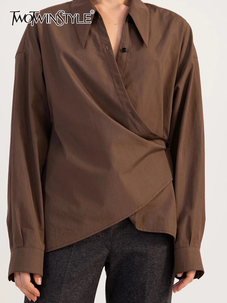 

Женская плиссированная блузка TWOTWINSTYLE, белая однотонная блузка составного кроя с отложным воротником и длинными рукавами, на пуговицах,