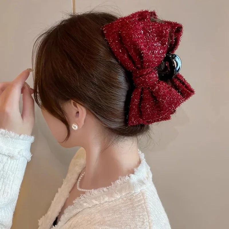 Рисунок 2 - Элегантные однотонные заколки для