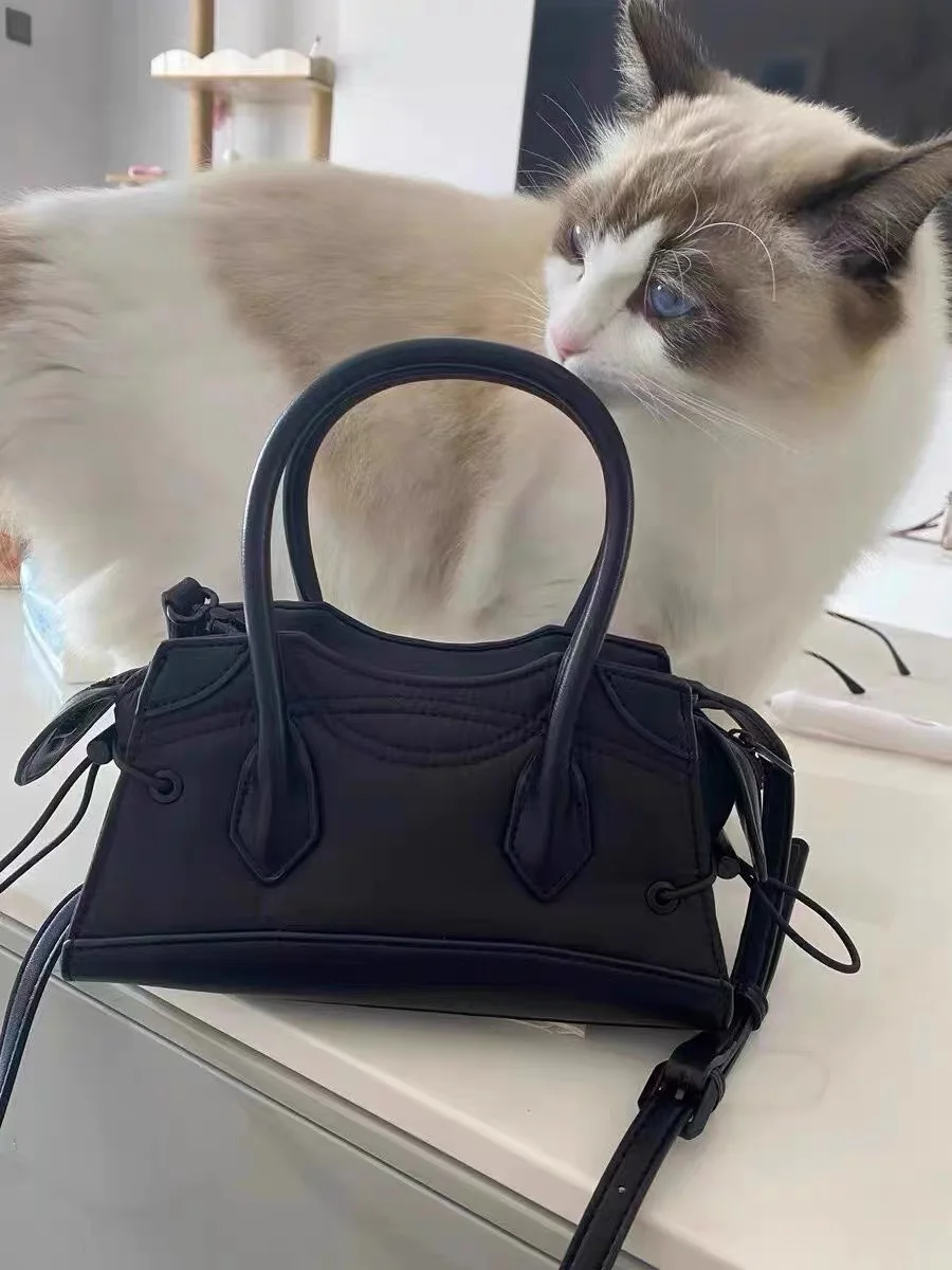 2023 New Solid Color Portable One Shoulder Fashion Diagonal Small Capacity Women's Clutch Bags Famous Brand Designer Satchels