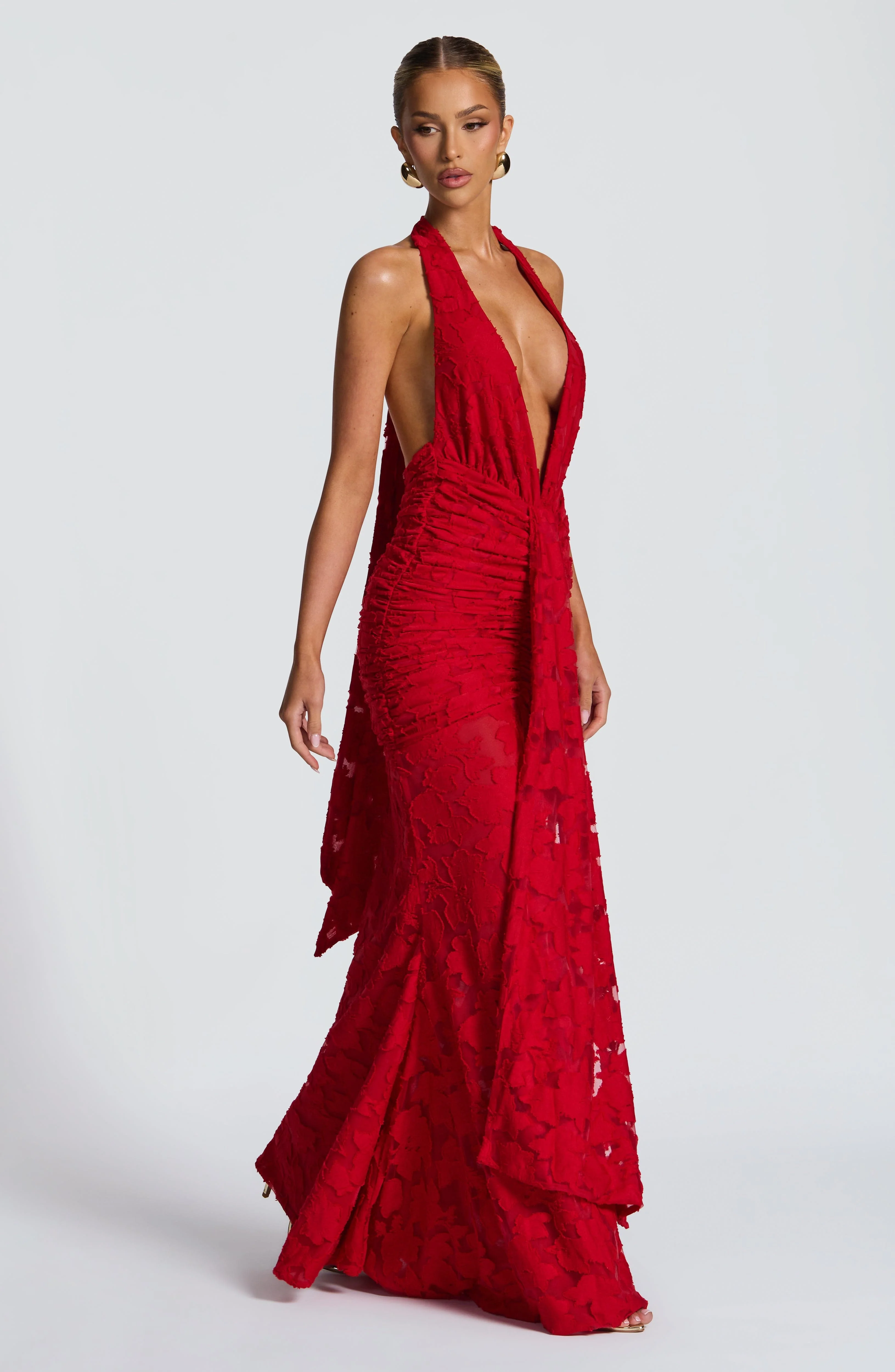Фото Красное кружевное платье-русалка с цветочным узором, на бретелях, с глубоким V-образным вырезом, драпированной талией, для официальных вечерних мероприятий, свадеб, выпускных балов и вечеринок. №3