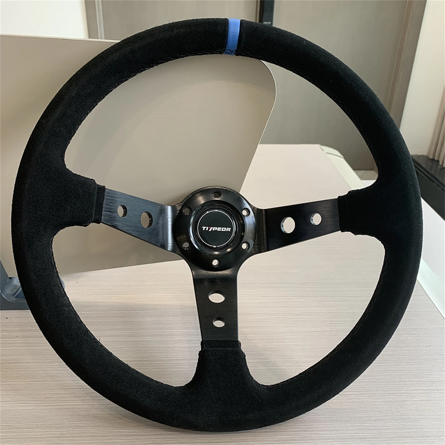 Замшевый руль TIYPEOR 350 мм черный глубина 90