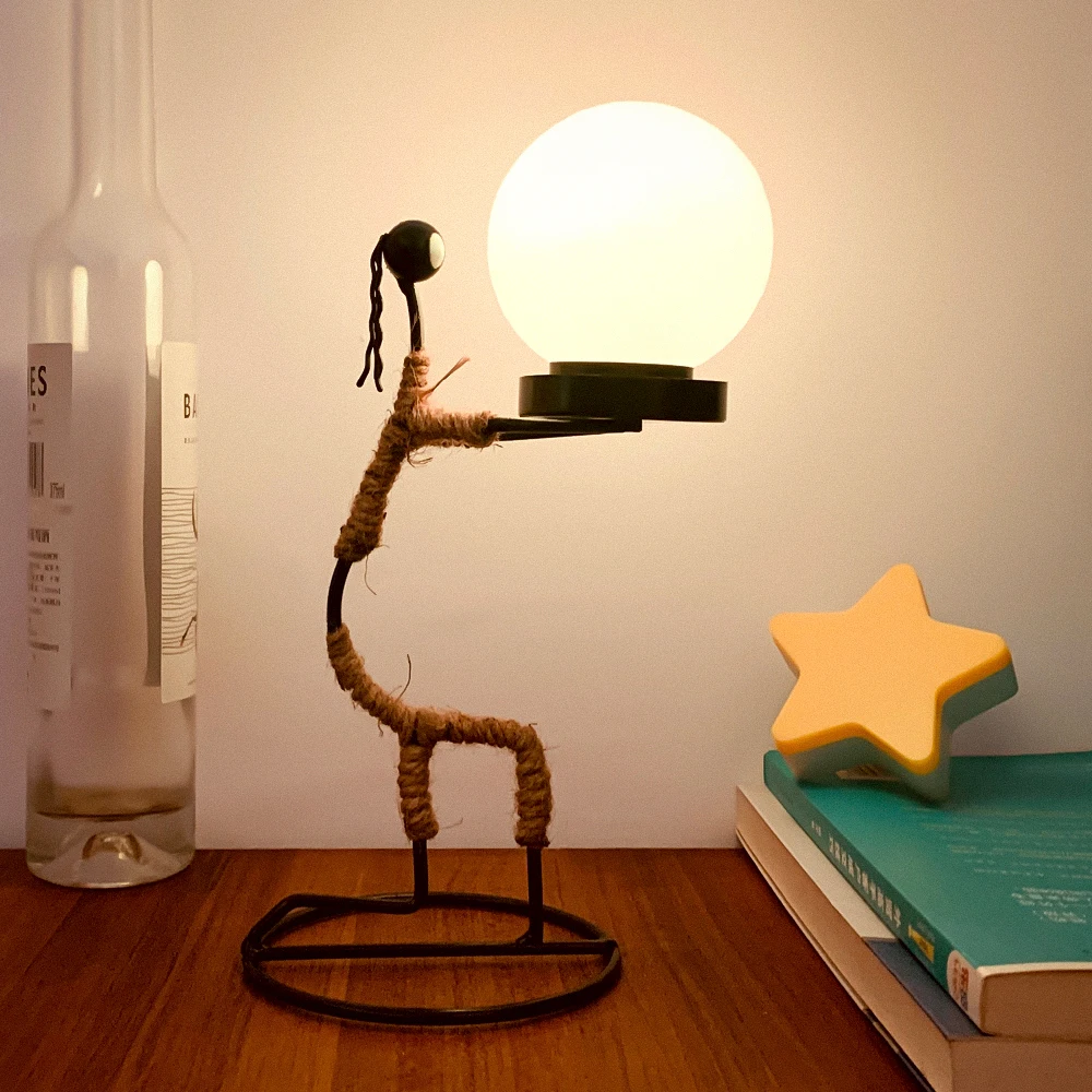 

Новейшая светодиодная лампа в виде Луны с 3D рисунком, металлические фигурки людей, ночной Светильник для стола, детской, спальной комнаты, Светодиодный настольный светильник, Прямая поставка