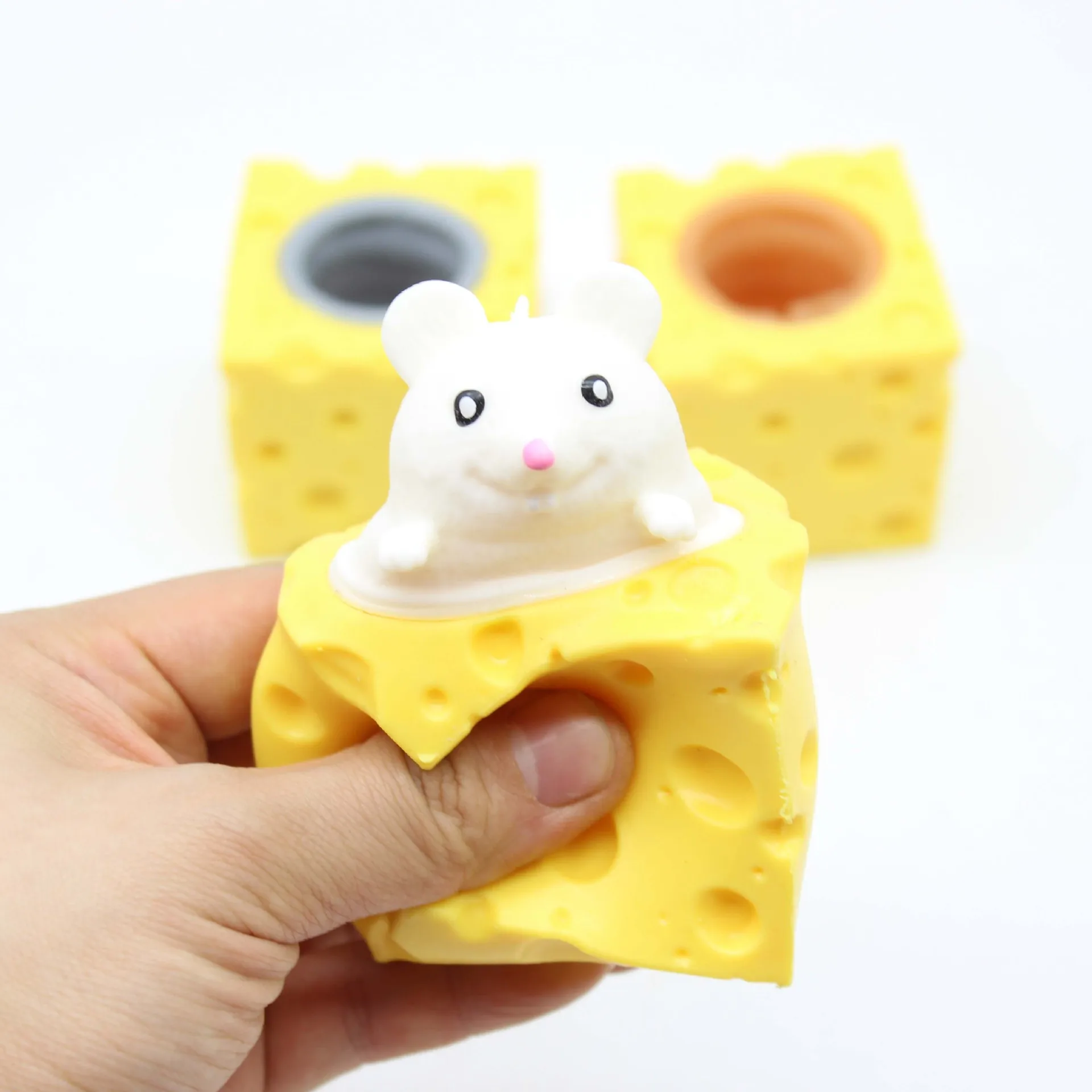 

Creative decompression cute cheese mouse cup pinching and squeezing squirrel cup decompression toy