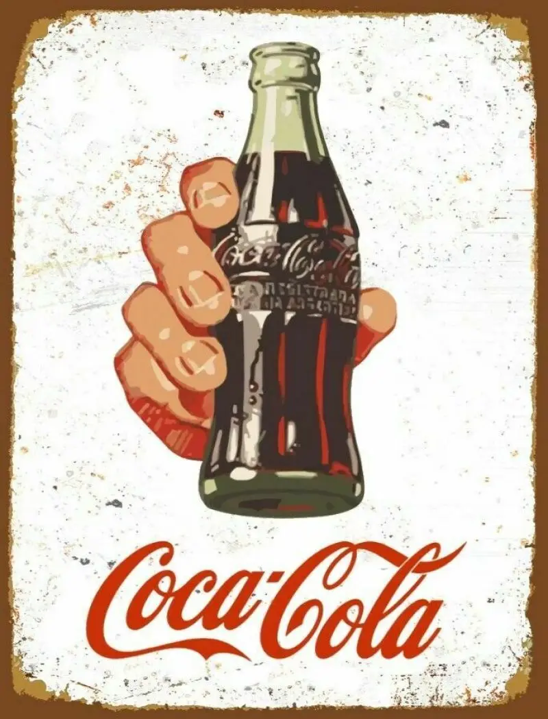 

Металлическая табличка с надписью «Pass Me A Cola»