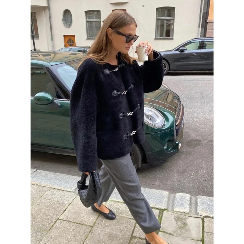 2024 Шуба из ягненка для молодых женщин шуба стрижки овец новая модель короткие