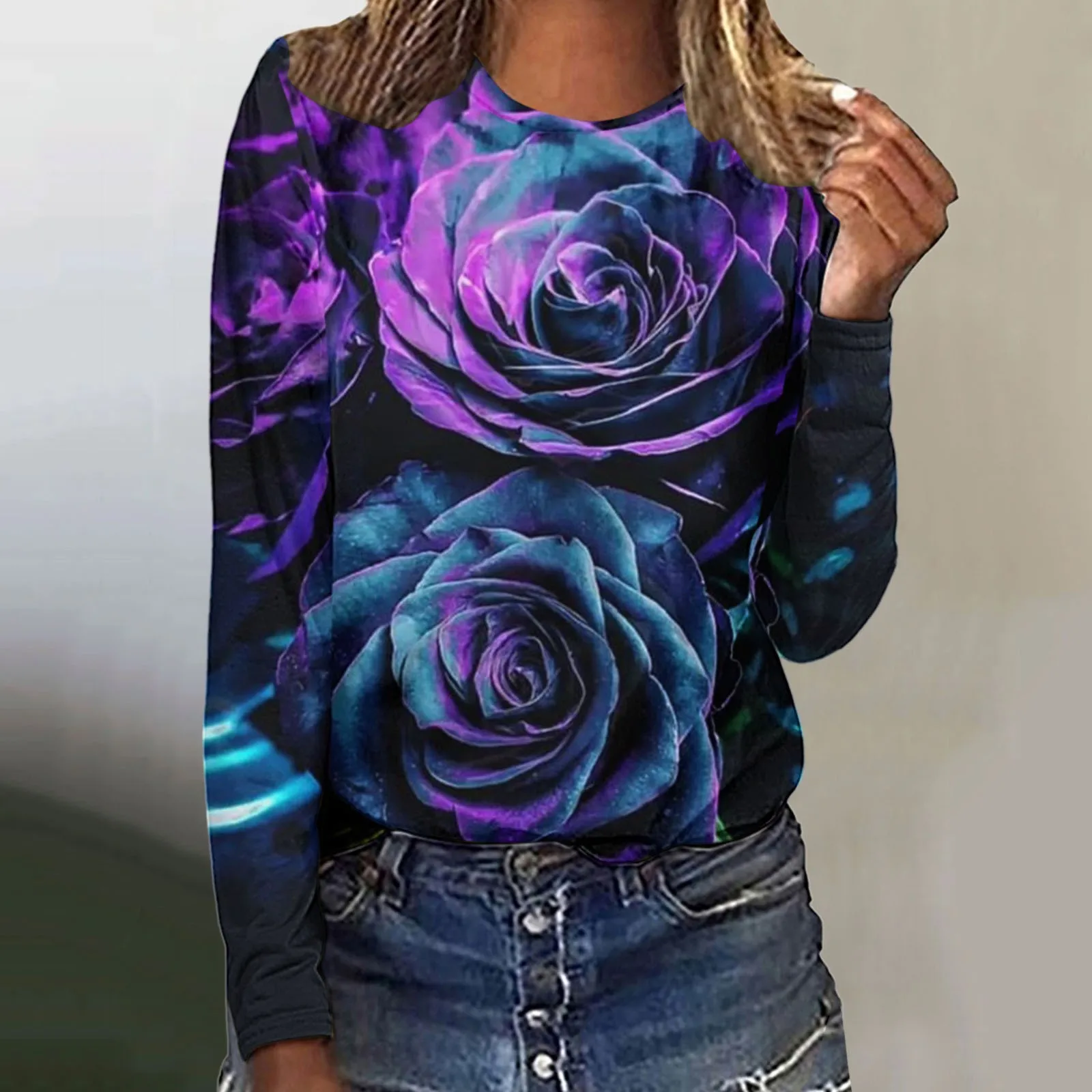 

Женская блузка с длинным рукавом, круглым вырезом и разрезом сбоку